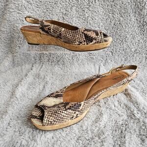 Clarks Artisan Women Orlena Currant Snakeskin Slingback Wedge Sandal Sz 9M Beige